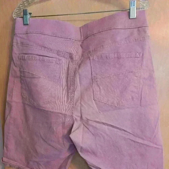 Gloria Vanderbilt All around Slimming Mauve Pink Pull On Shorts 14 Stretch - Picture 4 of 5